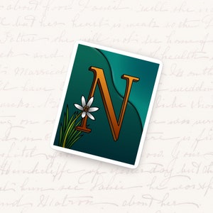 Buchstabe N Vinyl-Aufkleber Blumenmonogramm wasserdichter Aufkleber Einzigartiges Geschenk für Wasserflaschen, Tablets und Zeitschriften, Künstlerisches Alphabet
