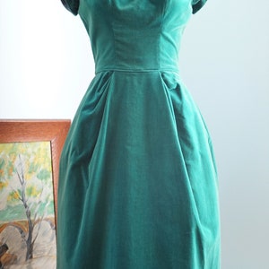 Vintage 1950s Cocktail Dress / Kay Selig / Green Velvet Dress / 36 Bust image 10