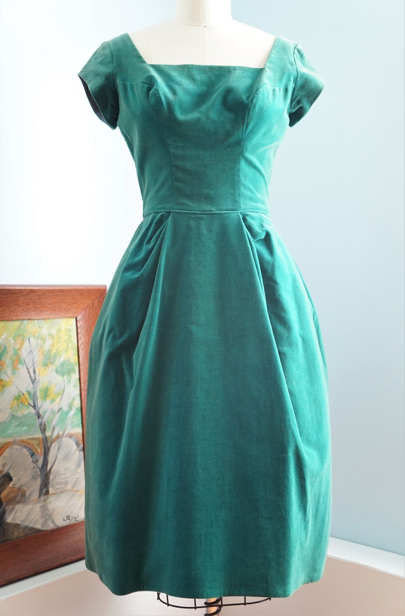 Vintage 1950s Cocktail Dress / Kay Selig / Green Velvet Dress / 36 Bust image 10