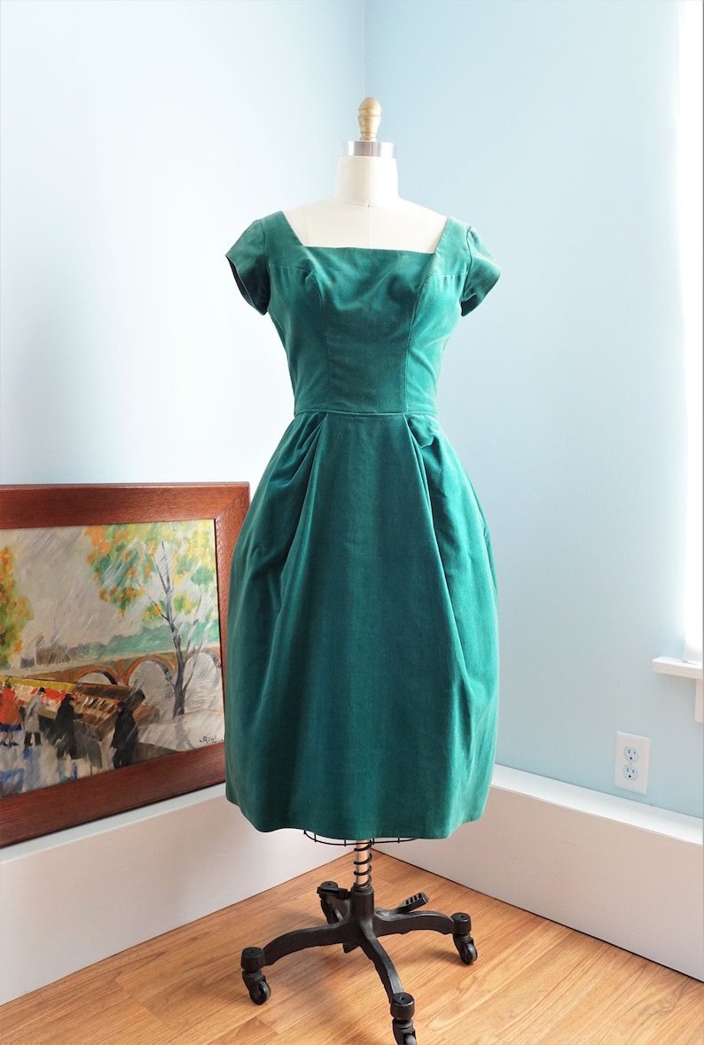 Vintage 1950s Cocktail Dress / Kay Selig / Green Velvet Dress / 36 Bust image 1
