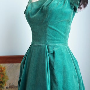 Vintage 1950s Cocktail Dress / Kay Selig / Green Velvet Dress / 36 Bust image 4