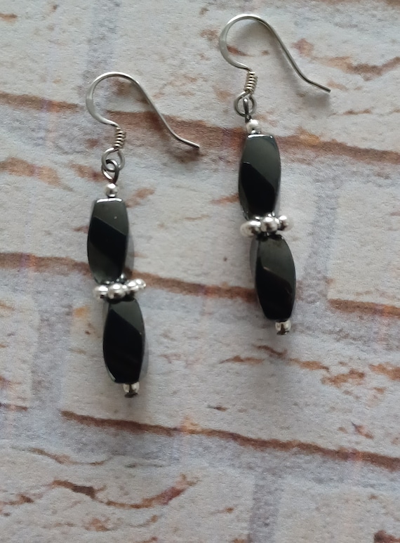 Grey dangle earrings sale