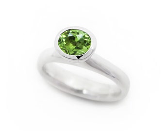 Oval peridot ring in sterling silver, green oval gemstone cocktail ring - August birth stone