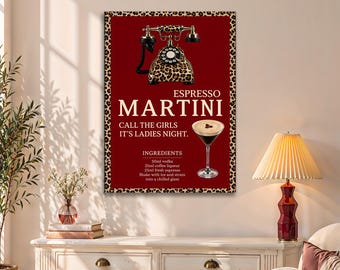 Könnte beinhalten: Ein rechteckiges Wandbild mit dunkelrotem Hintergrund und einem Leopardenmuster-Rand. Es zeigt ein altes Wählscheibentelefon, einen Espresso Martini Cocktail und den Text ESPRESSO MARTINI CALL THE GIRLS IT'S LADIES NIGHT.