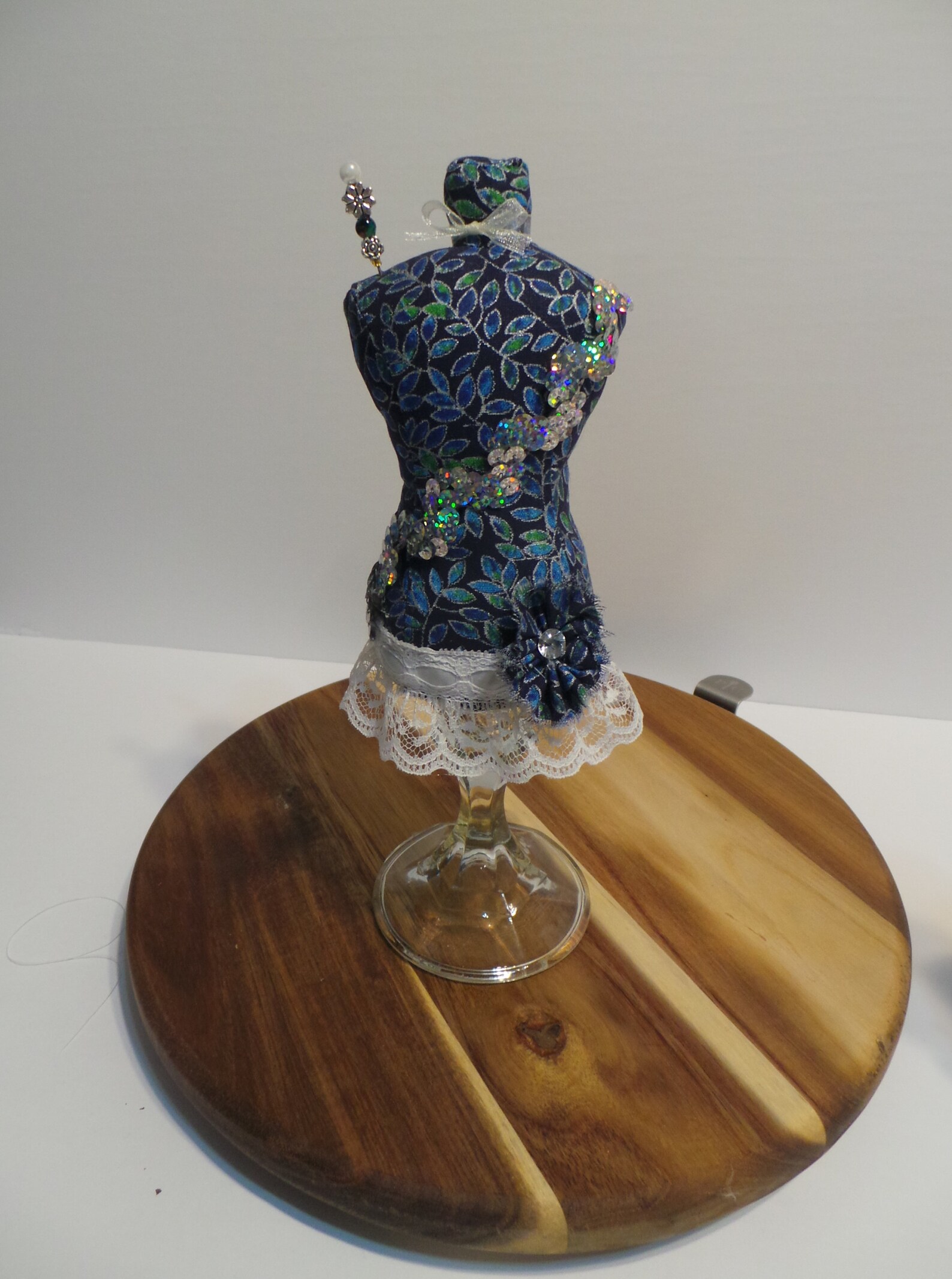 Mini Mannequin Dress Form Pincushion Miniature Female Jewelry Mannequin Stuffed Dress Form With