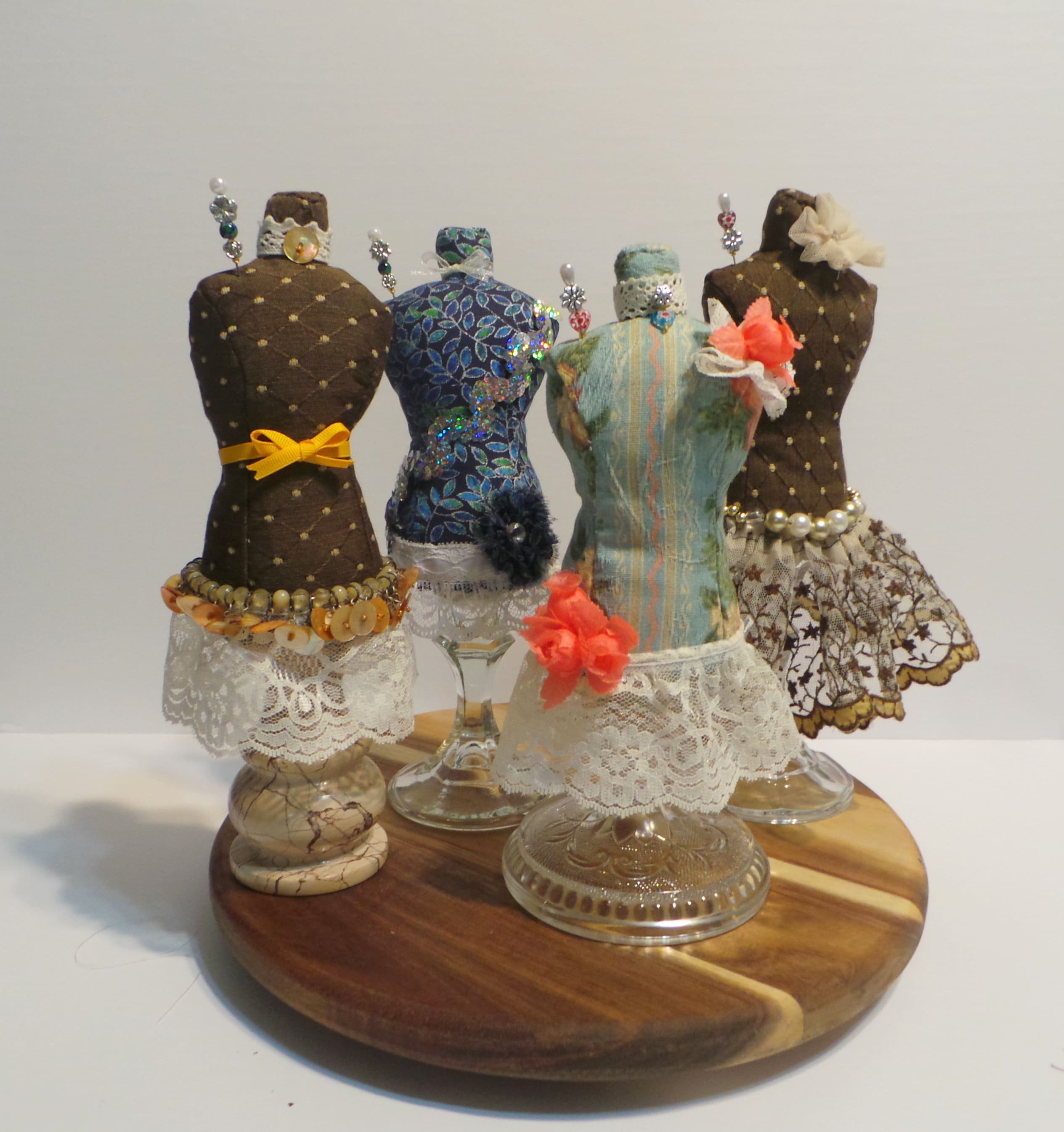 Mini Mannequin Dress Form Pincushion Miniature Female Jewelry Mannequin Stuffed Dress Form With