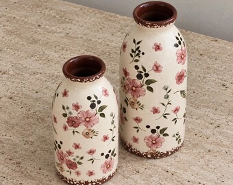 Jarrón de cerámica vintage con estampado floral en tono rosa empolvado, regalo de cerámica rústica estilo cottagecore, cerámica elegante, decoración neutra para estantes, individual o juego de 2