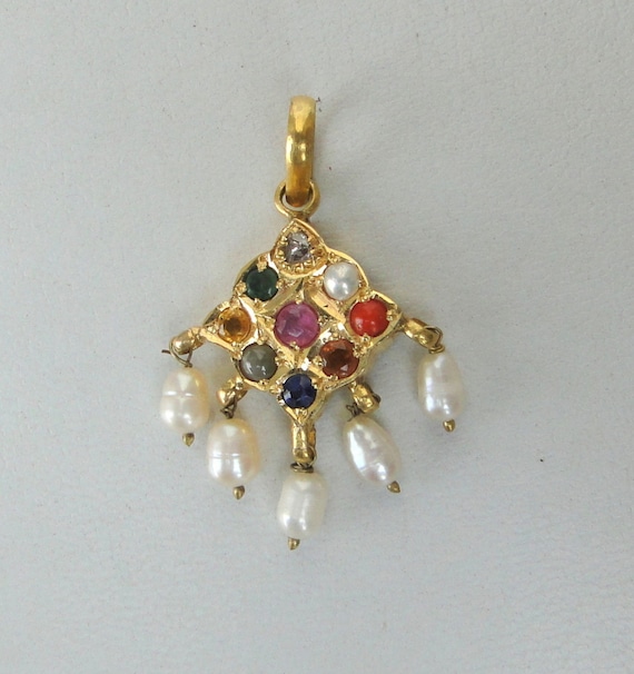 Vintage antique 20K Gold Navratan pendant necklac… - image 1