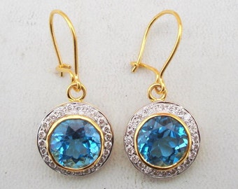 Fabulous 16 K Yellow Gold Diamond & Blue Topaz Earring