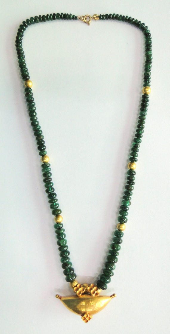 Green beads necklace with gold pendant deals