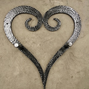 Keyblade heart mount