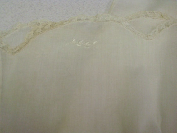 Early Century Baby Gown Beautiful detailing hard … - image 3