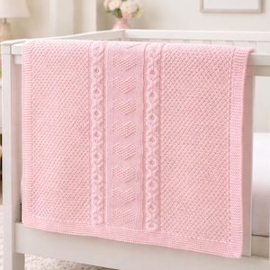 Puede incluir: Un letrero de madera rústica con el texto "Welcome to our home" en letras blancas. El letrero presenta un acabado envejecido y un diseño simple y acogedor, perfecto para un porche o entrada.