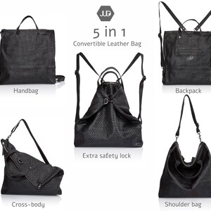 Op de afbeelding: Een zwarte leren convertible tas met een geometrisch patroon. De tas kan worden gedragen als een handtas, rugzak, schoudertas of crossbody tas. Het heeft een veiligheidsvergrendeling en de merknaam "JUD" is op de tas gedrukt.