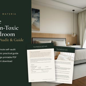 Op de afbeelding: Een digitale gids getiteld The Non-Toxic Bedroom Self-Audit & Guide van Home Materia. Het document bevat een zelf-audit van 15 minuten, een praktische gids met 11 onderwerpen en een printbare PDF van 11 pagina's op een donkergroene achtergrond.