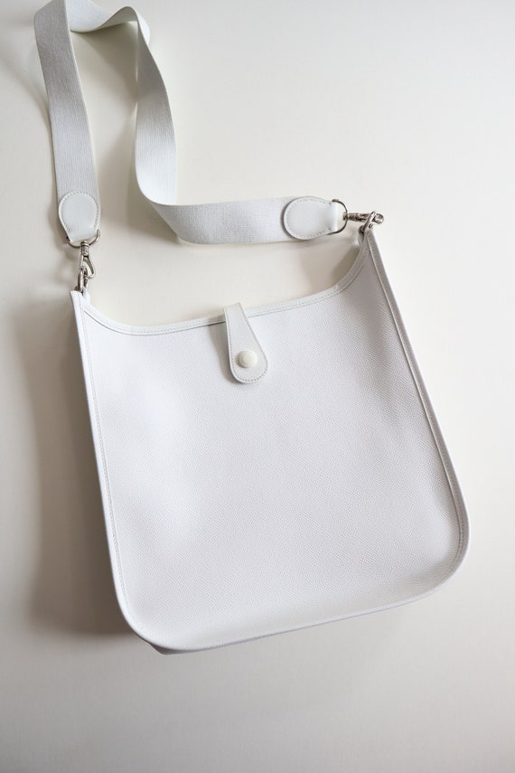 Hermes Evelyne PM Shoulder Bag Purse in White Clemence Leather 