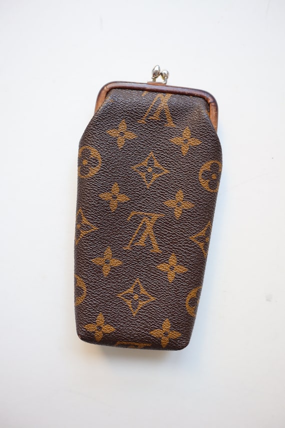 vuitton glasses case