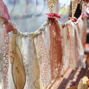Shabby Chic Lace Curtain: Vintage Blush Pink Bow Garland