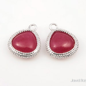 2pcs - Ruby Color and Matte Silver Framed Triangle Pendent / ruby / red / rhodium plated / stone / glass / 16mm x 18mm / SREMS022-P