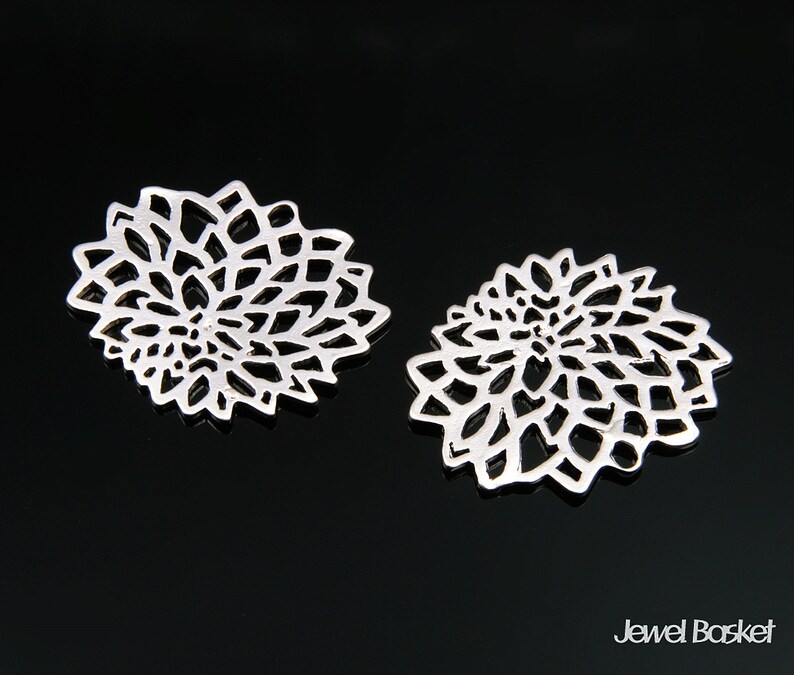 Matte Rhodium Plated Chrysanthemum Pendant / 17.5 x 20.5 mm / BMS075-P 2pcs image 3