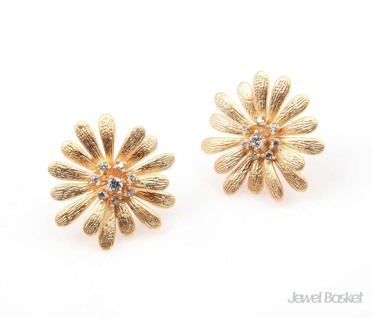 ピアス Daisy Earrings snow daisy earring ～ｽﾉｰﾃﾞｲｼﾞｰｲﾔﾘﾝｸﾞ | flower／フラワー公式通販