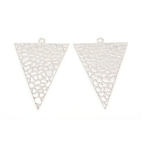 4pcs - Embossed Reverse Triangle Pendant in Polish Rhodium / Rhodium plated / Connector / Pendant / Jewelry / Brass / 24x37.5mm / BS422-P