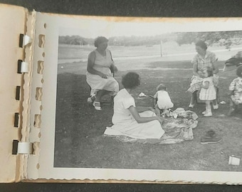 Libretto di album fotografico vintage anni '50, istantanee, picnic in famiglia di metà secolo e circo itinerante, Brunner-Booth Super Pak Photo Ephemera