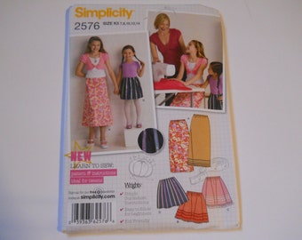 Simplicity 2576 pattern - Girls Skirt - UNCUT - Sizes 7, 8, 10, 12, 14