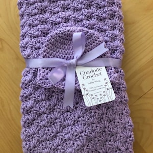 Cobertor de bebê de crochê com chapéu combinando - Orchard Purple