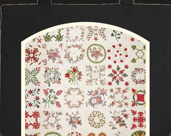 Può includere: Una borsa tote nera con un ampio pannello centrale ad arco stampato con una griglia di vari motivi botanici e floreali in tonalità di rosso, verde e colori della terra su sfondo color crema, dotata di due manici neri per le spalle.