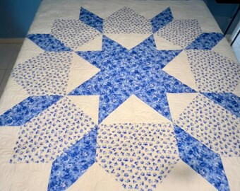 Chinoiserie Blue and white Floral QUEEN Quilted STAR Quilt Longarm Quilted