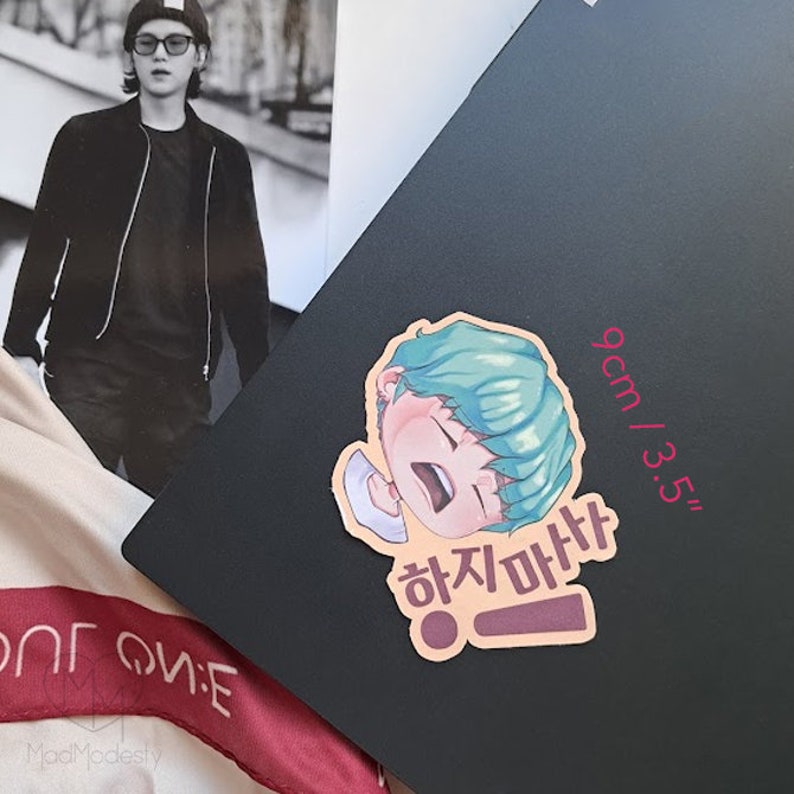 Min Yoongi / SUGA hajima sticker cute kawaii chibi fan art drawing sticker of k-pop idol agust d mint hair korean hangul text 9 Centimeters