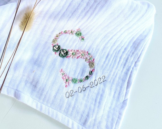 LANGE Pure WHITE or Ecru Initial flowered + Date - TRIPLE Gauze Cotton Embroidery - Choice - gift birth - blanket swaddling baby