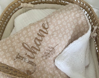 Small WARM Blanket - 80 x 70 cm Beige foliage cotton gauze / Milk Sherpa - Embroidered and Personalized first name - WINTER birth blanket