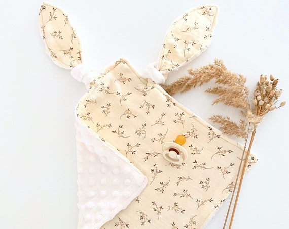 Square blanket with rabbit ears GAZE ECRUE FLOWERS / Back Minky Ecru - 27 cm x 27 cm - birth gift