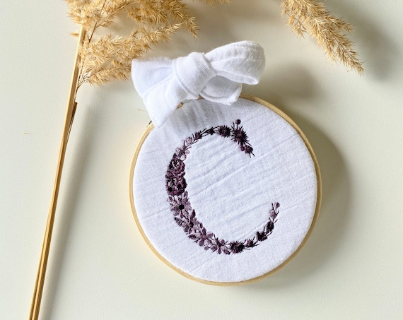 Frame Tambourine embroidered Initial / Mom - Gauze WHITE / LILAC - Choice