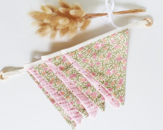 Garland 7 pennants in FABRIC Flowers Pink-Green-Ecru / cotton gauze Rose Peas Gold - Decoration baby room - gift idea -girl room