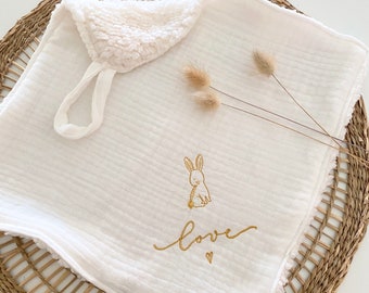 Doudou lange gaze attache tétine LAPIN LOVE - Gaze BLANC cassé / Dos fourrure   - Broderie  - 28 cm x 28 cm - oekotex - cadeau naissance -