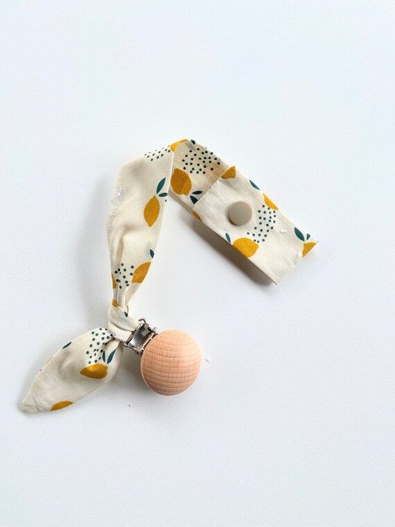 Knotted nipple attachment - LEMON / WOOD fabric - Oekotex - birth gift idea - cuddly toy attachment - lollipop attachment