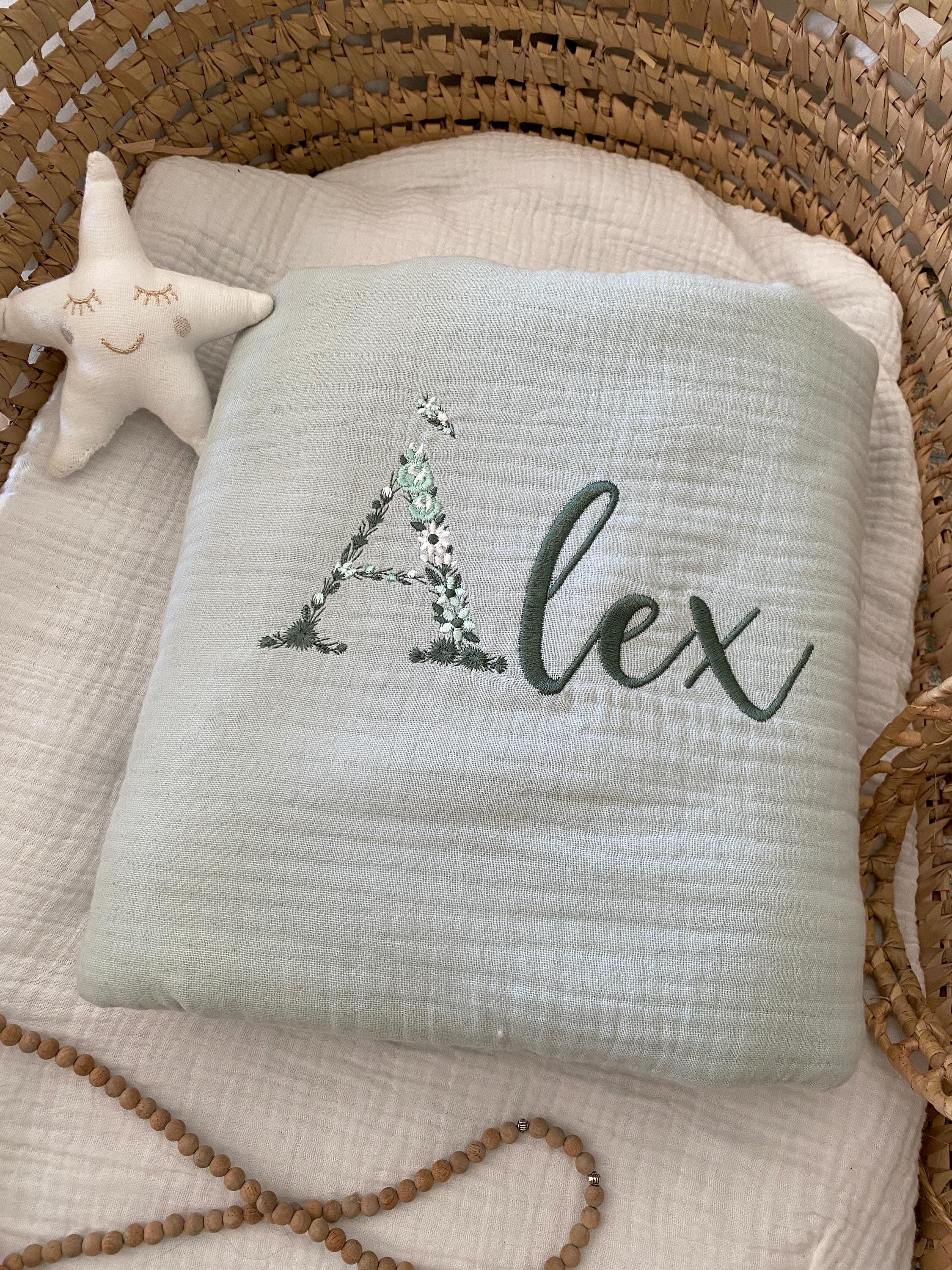 Warm Blanket Size of your choice - GREEN cotton gauze / Sherpa milk - Embroidered and Personalized - WINTER birth blanket