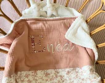WARM blanket Size of your choice - Bi-color cotton gauze of your choice / Fur-Embroidered and Personalized Flower Letter - WINTER blanket