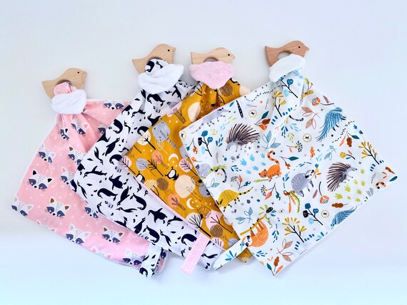 Fabric Blanket / Minky Back Of Your Choice - WOODEN BIRD Teething Ring - 27 cm x 27 cm - oekotex - birth gift