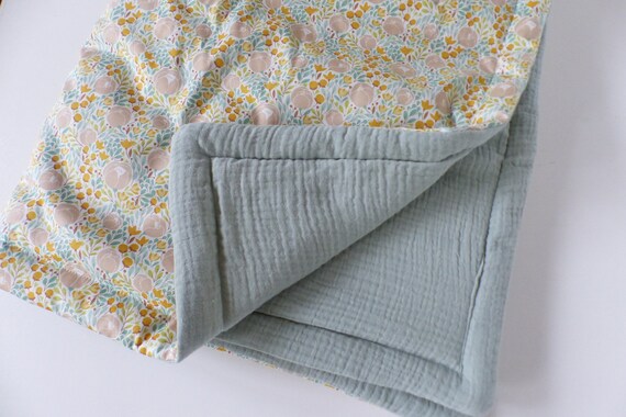 Mid-season blanket Baby Flowers / cotton gauze GREEN Celadon - 80 cm x 100 cm - birth gift - cradle cover