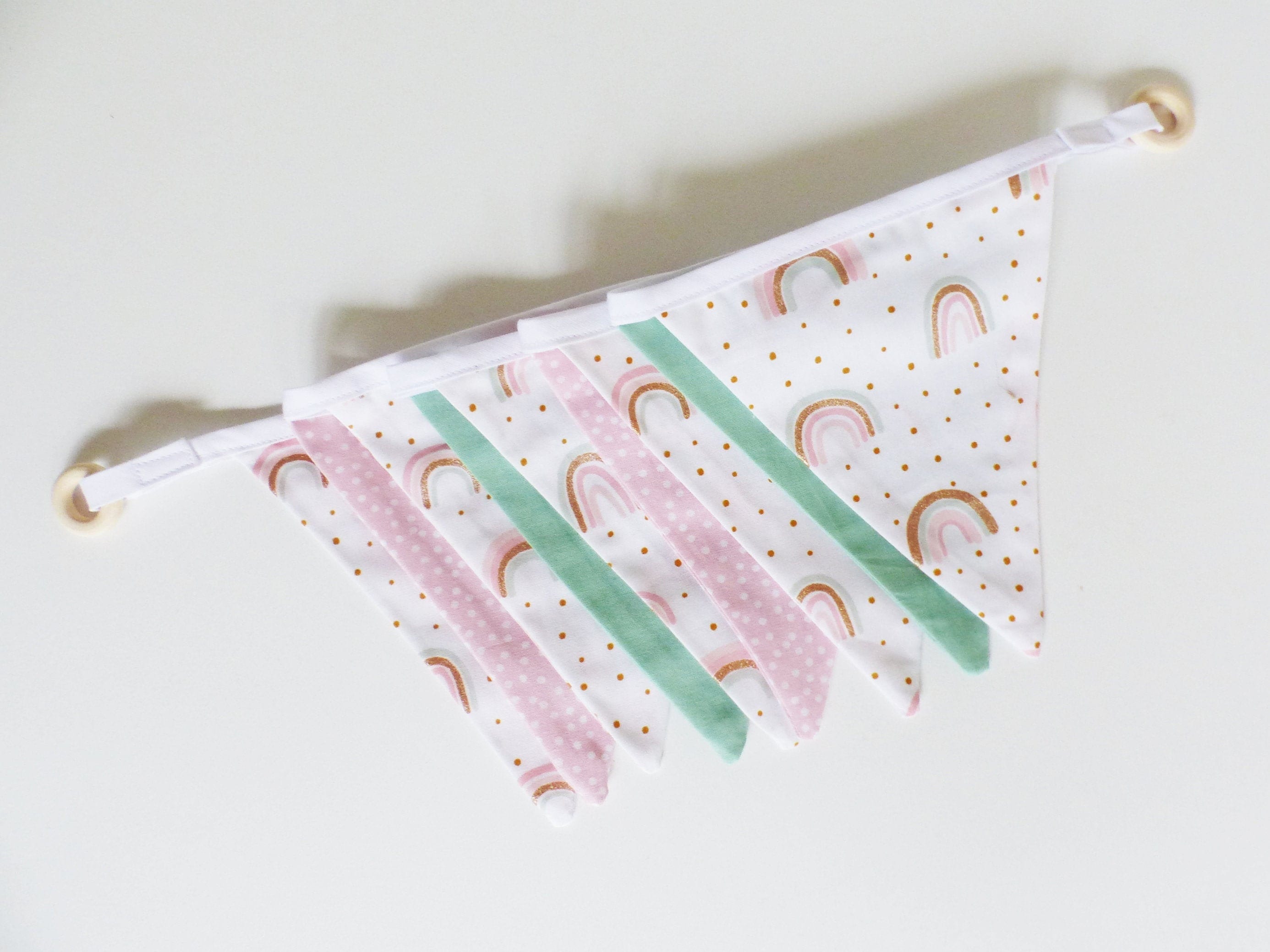 Guirlande 9 Fanions en Tissu Arc-En-Ciel Rose/Vert Blanc - Décoration Chambre Petite Fille Idée de C