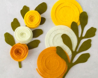 Fiori di ranuncolo in feltro giallo, abbellimenti artigianali fai da te