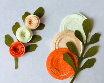 Fiori di ranuncolo in feltro, abbellimenti fustellati, materiali artigianali vegani