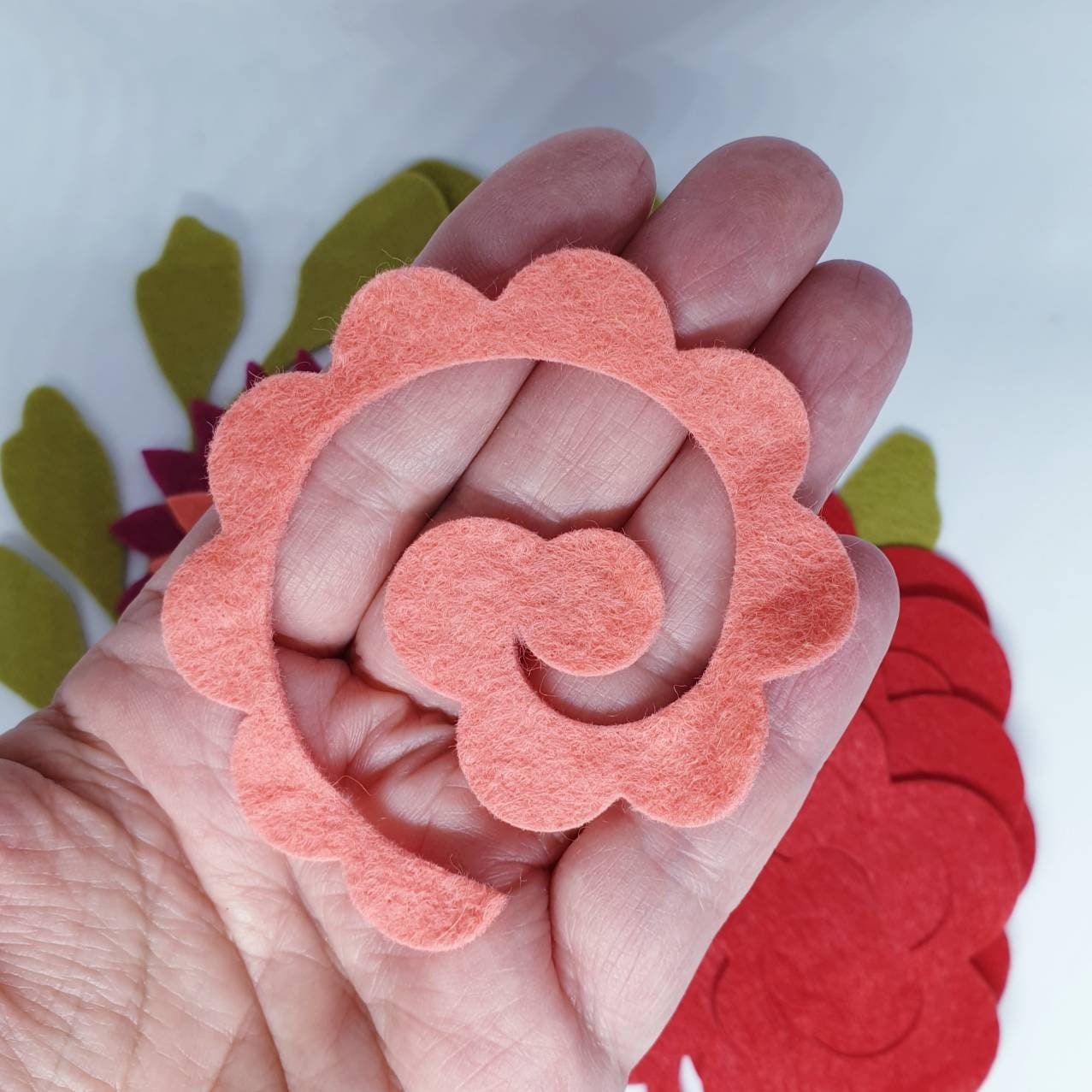 Red & Peach Felt Flower Kit Felt 3D Roll up Flowers Die Cut Etsy UK