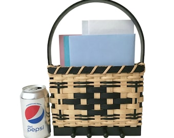 BASKET PATTERN "Keysha" Mail and Key Wall Basket