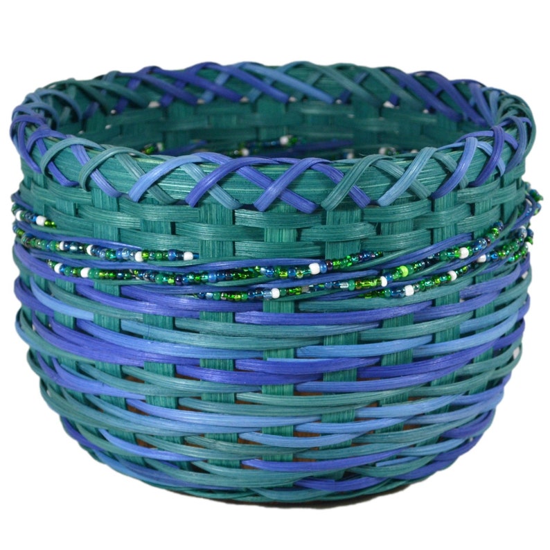 BASKET PATTERN Melina Round Table Basket with Bead Accent image 4