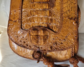 Vintage shoulder handbag handmade from alligator skins this bag is new received as a gift, a beautiful rare piece.